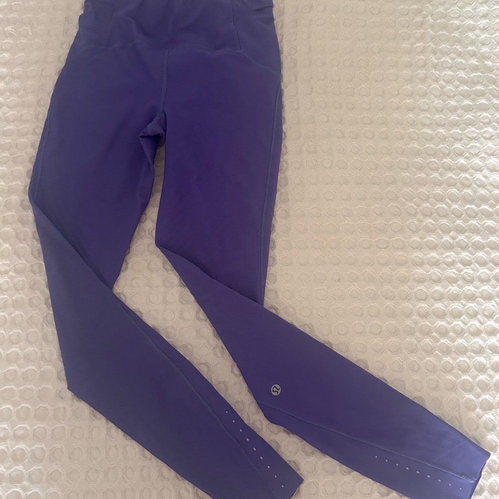 Lululemon women’s size 6 Purple Leggings